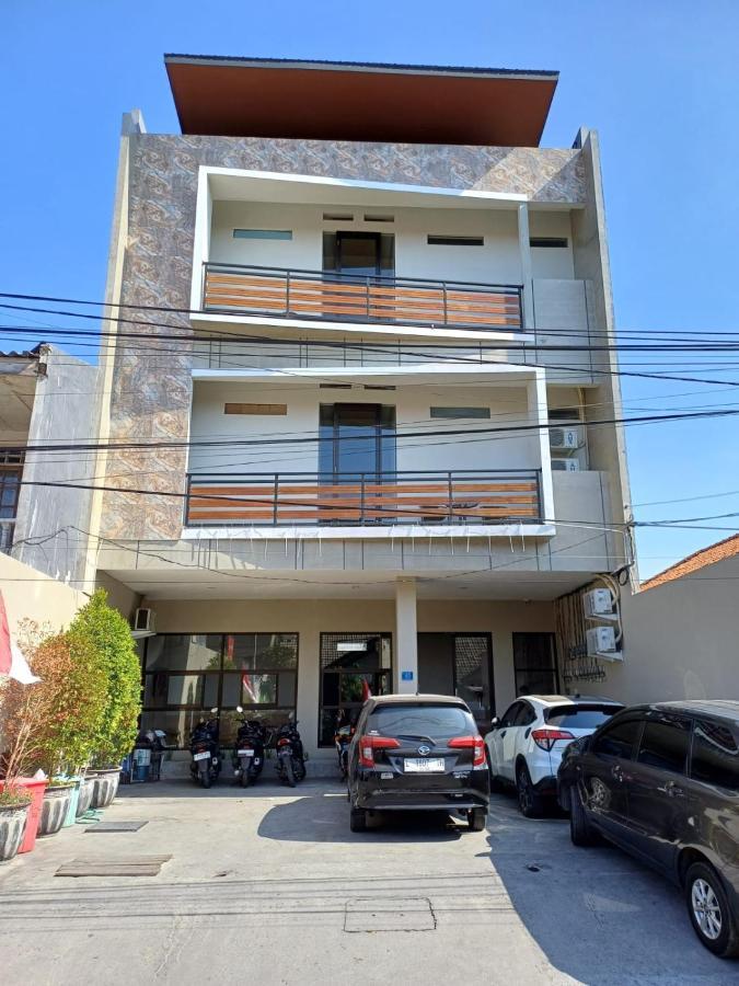 Phoenix Guest House Σουραμπάγια Εξωτερικό φωτογραφία
