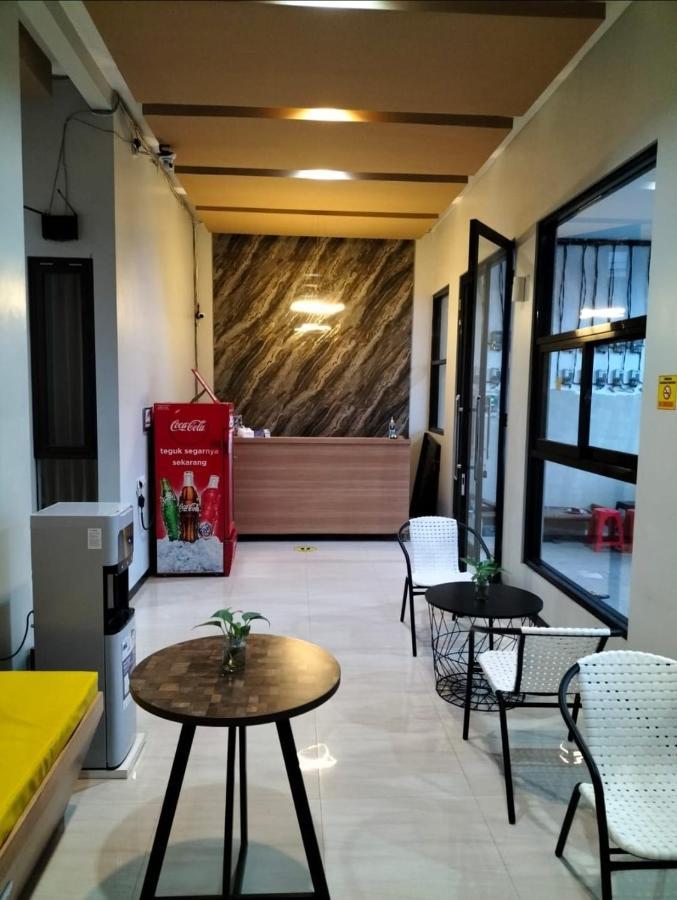 Phoenix Guest House Σουραμπάγια Εξωτερικό φωτογραφία